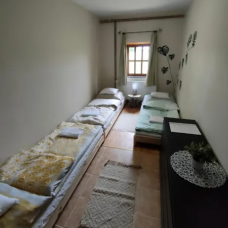 Sarkanyfeszek Szallashely Homestay