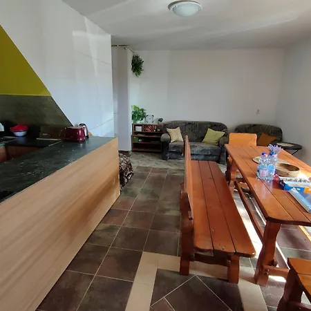 Sarkanyfeszek Szallashely Homestay